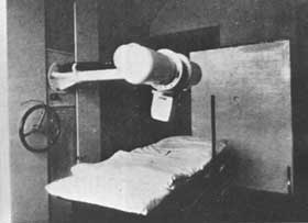 図２ 大塚に癌研が建設された当時の250kv深部治療用x線装置 The Laboratories And Koraku Hospital Of The Japanese Foundation For Cancer Research 1938